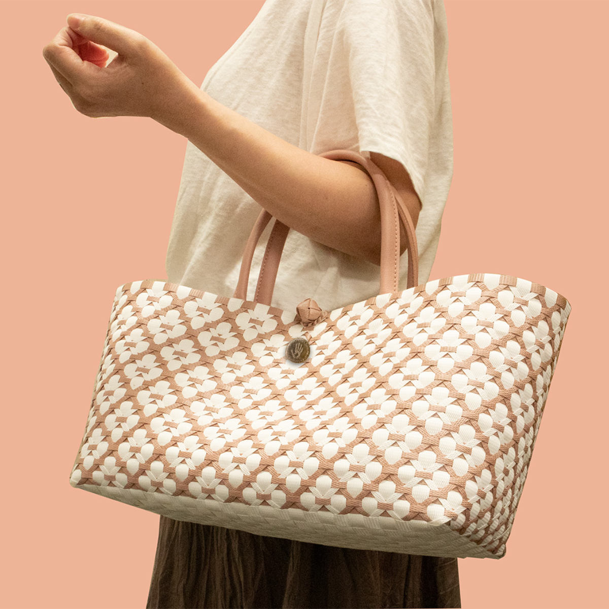 モーティフM(MOTIFM)